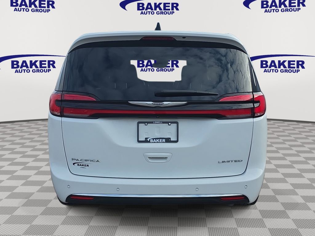 Used 2024 Chrysler Pacifica Limited image 4