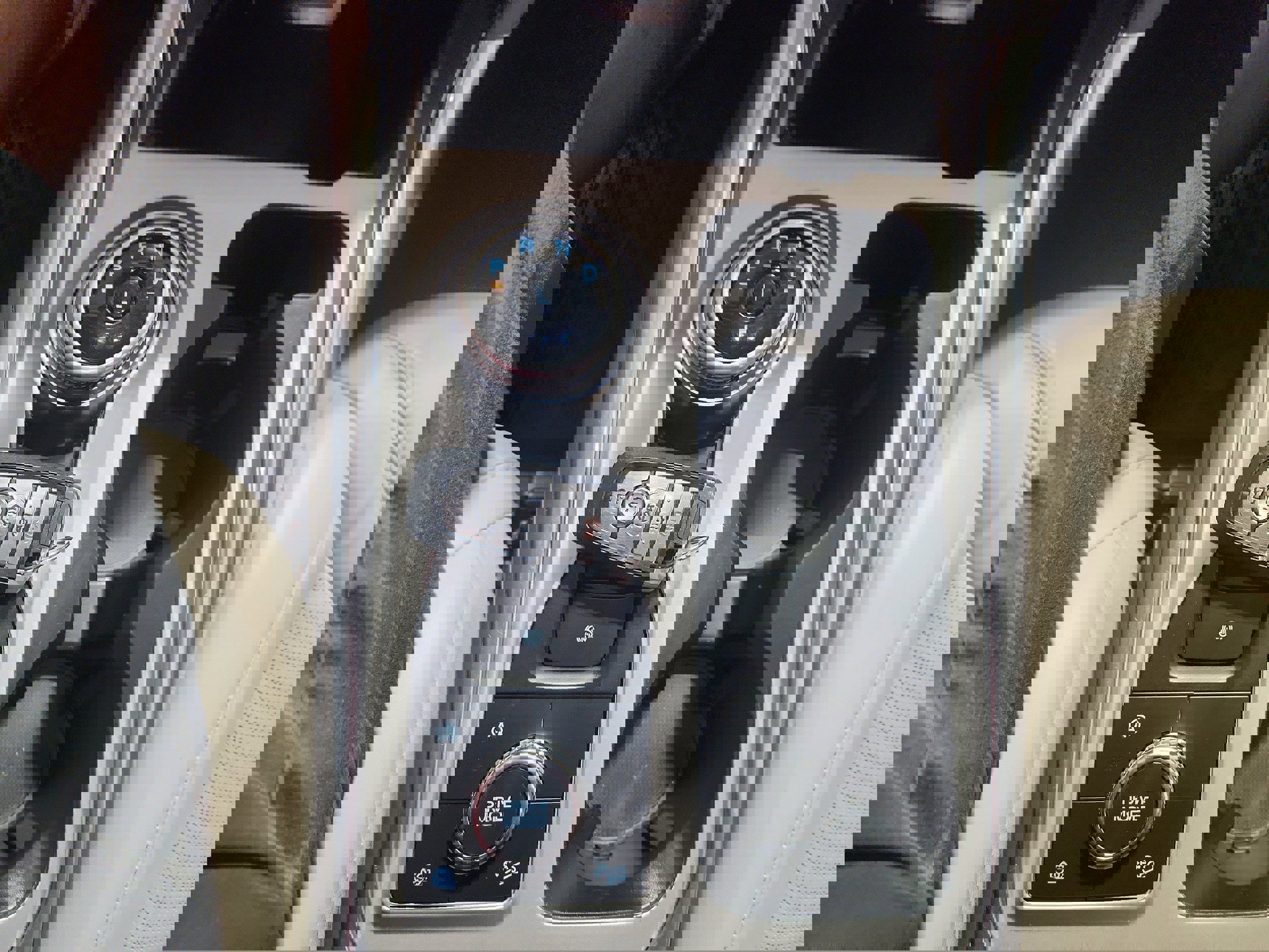 Used 2023 Ford Explorer Platinum w/ Technology Package image 17