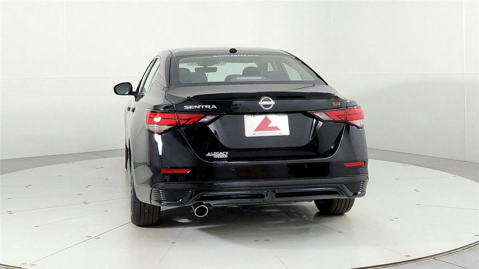 Used 2024 Nissan Sentra SR w/ Trunk Package FWD image 8