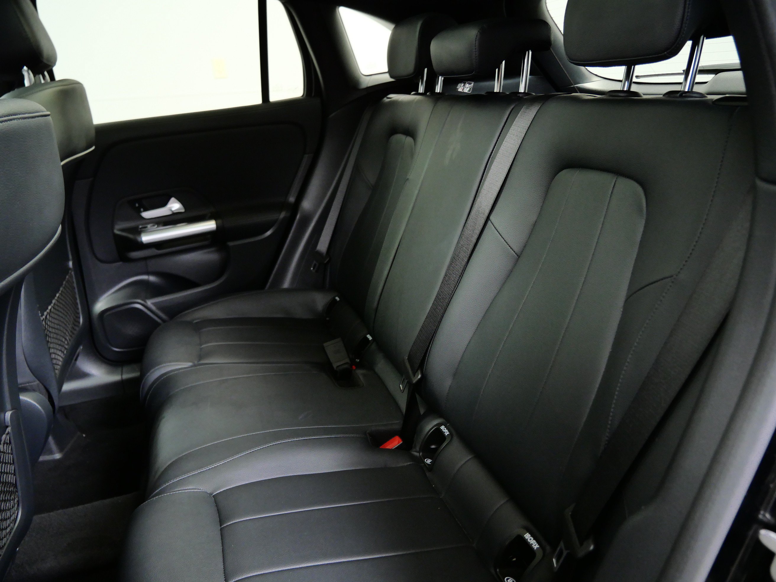 Used 2023 Mercedes-Benz GLA 250 4MATIC w/ Premium Package image 17