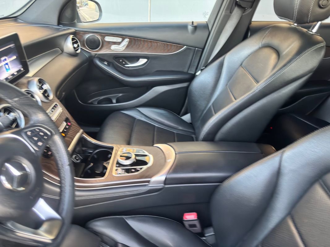 Used 2019 Mercedes-Benz GLC 350e 4MATIC image 19