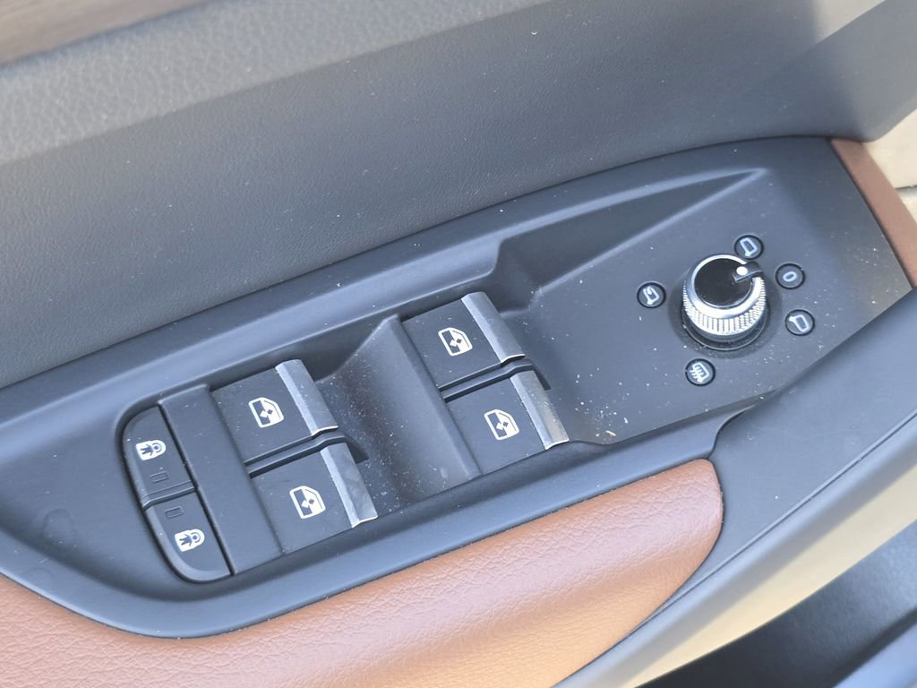 Used 2023 Audi Q5 2.0T Premium w/ Convenience Package image 18