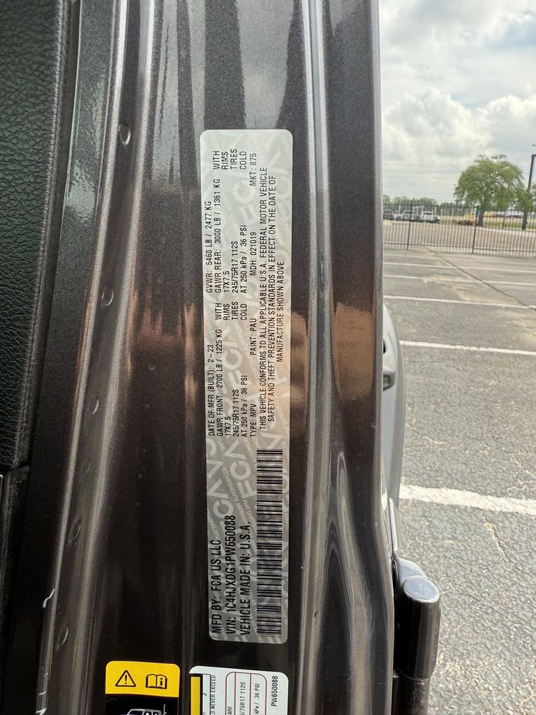 Used 2023 Jeep Wrangler Sport S image 28