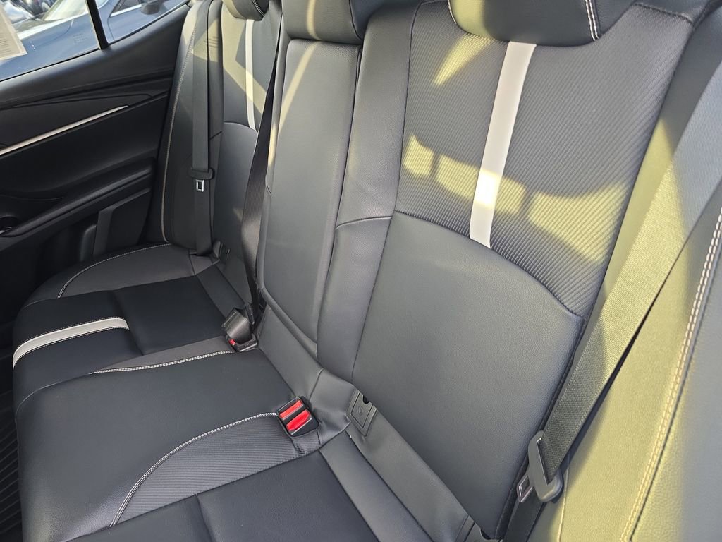 Used 2025 Toyota Camry SE image 10