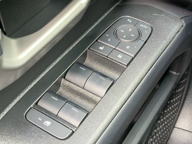 Used 2025 Toyota 4Runner Limited AWD/4WD image 10