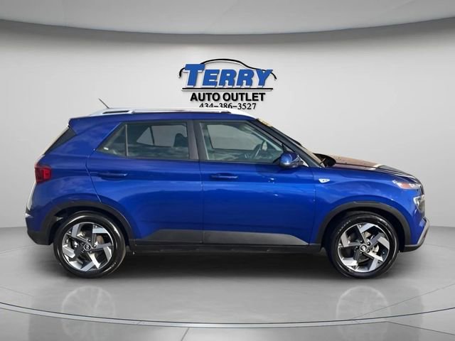 Used 2025 Hyundai Venue SEL image 1