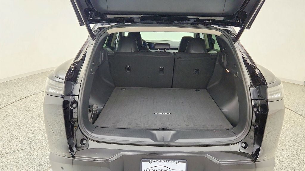 Used 2025 Nissan Murano SV AWD/4WD image 21