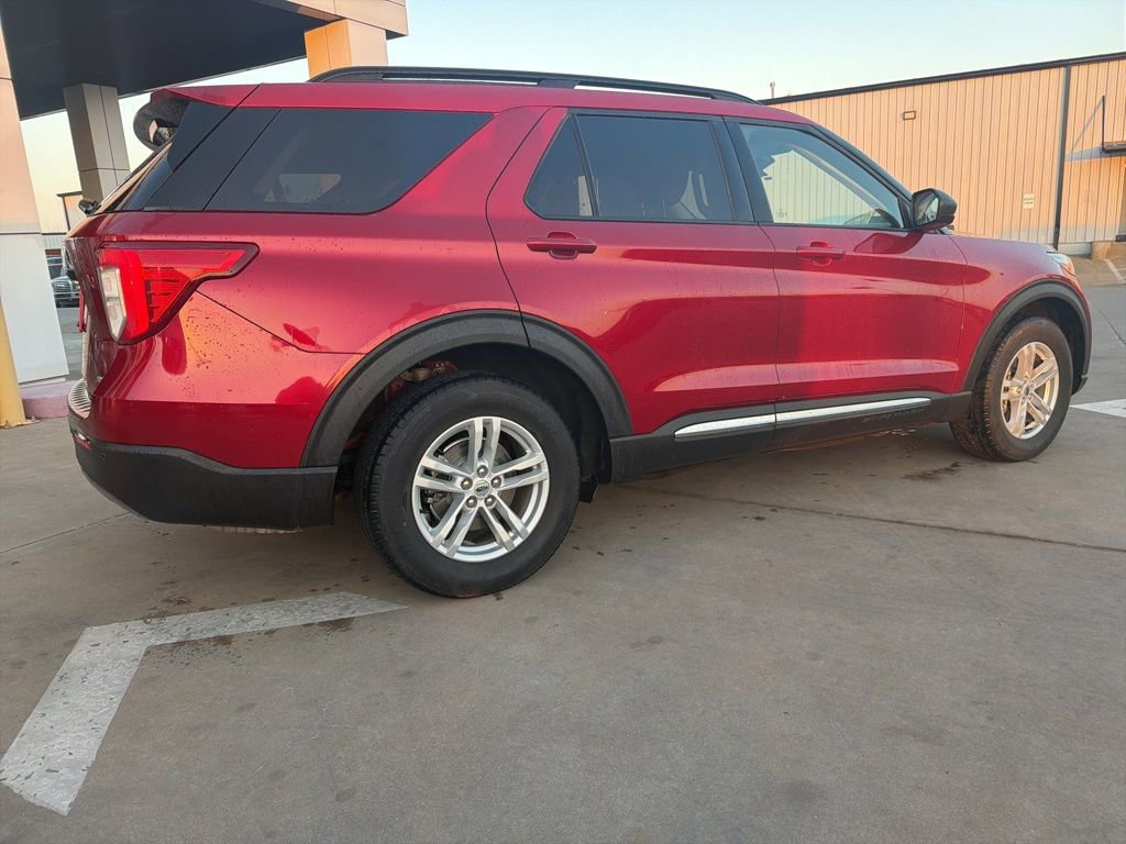 Used 2020 Ford Explorer XLT w/ Equipment Group 202A image 3