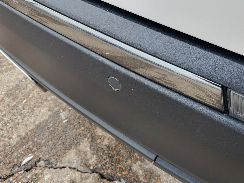 Used 2019 Cadillac XT5 Luxury w/ LPO, Black Ice Package image 11