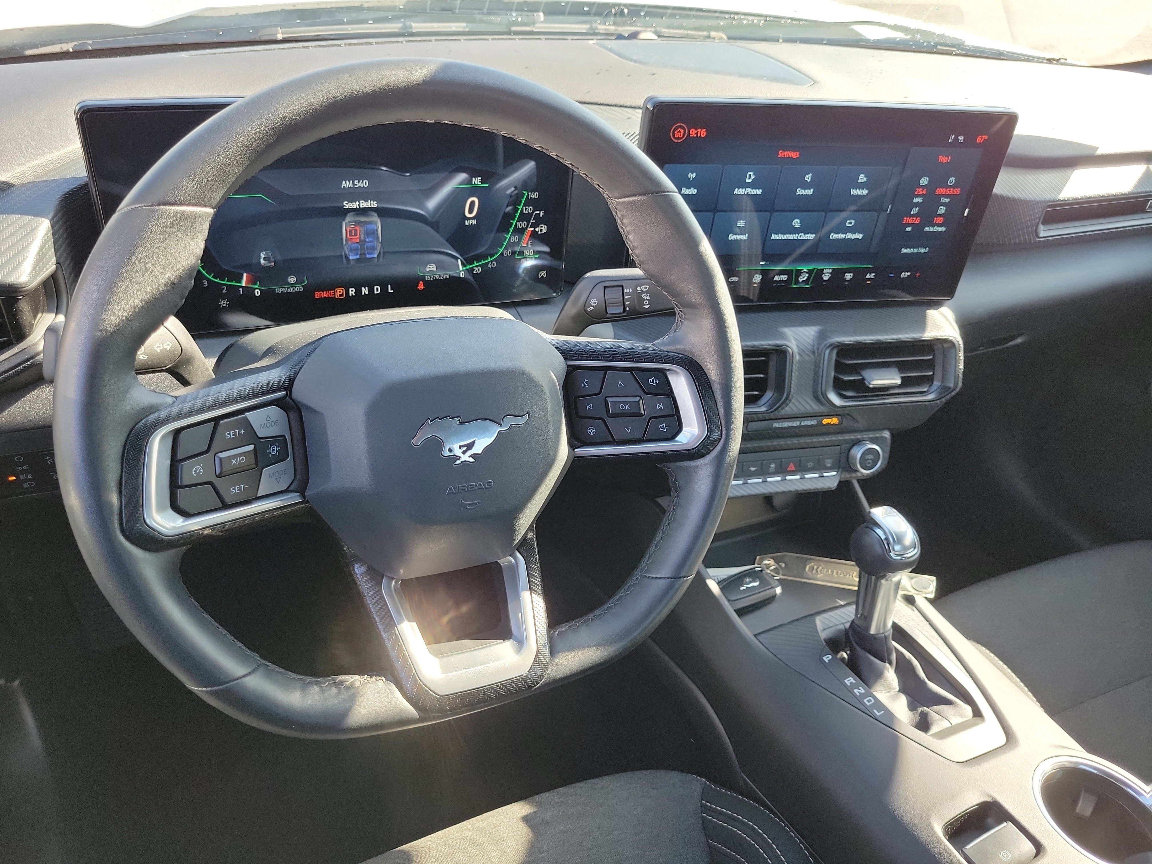 Used 2025 Ford Mustang Coupe RWD image 4