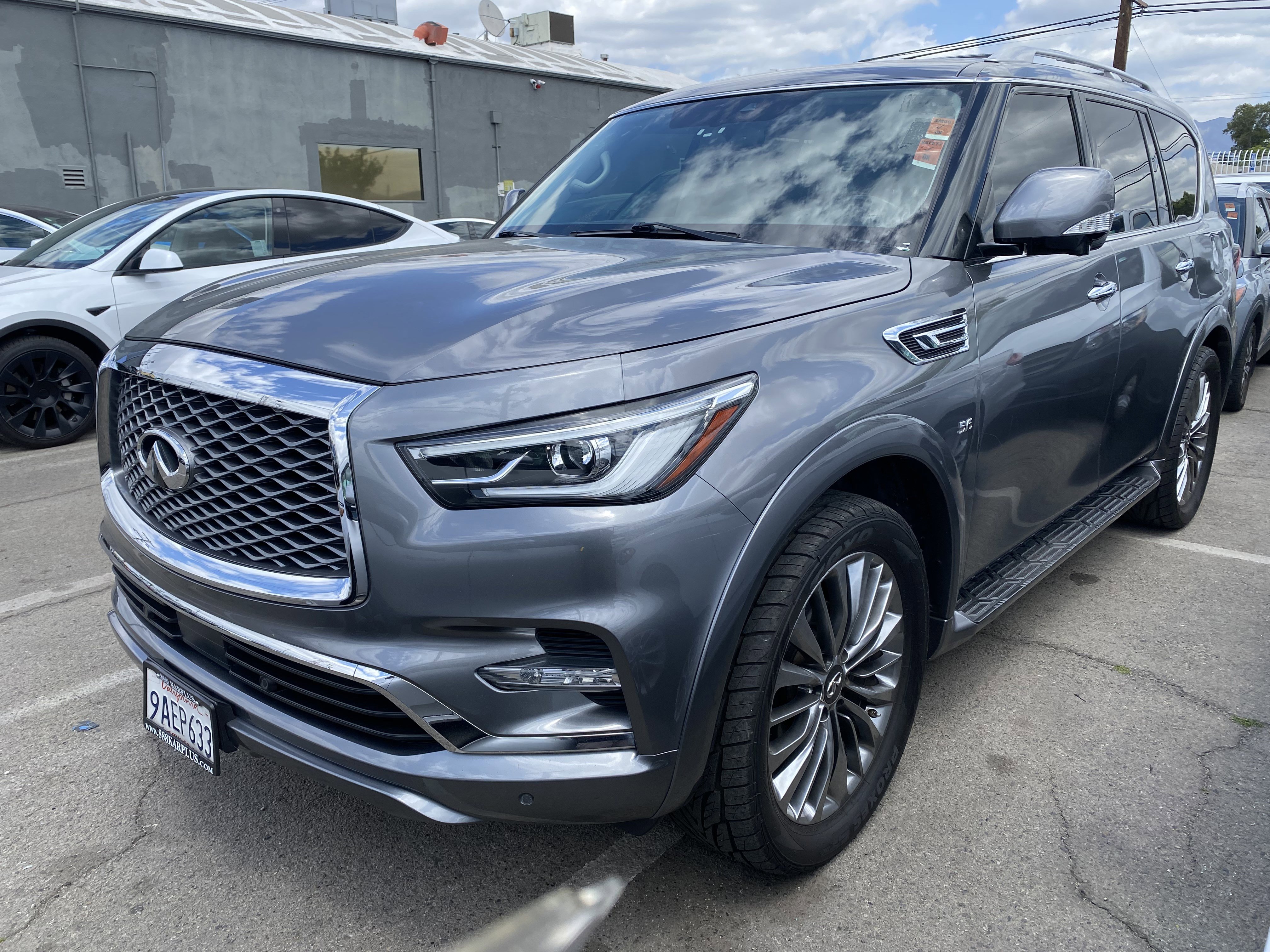 Used 2018 INFINITI QX80 4WD w/ Driver Assistance Package image 2