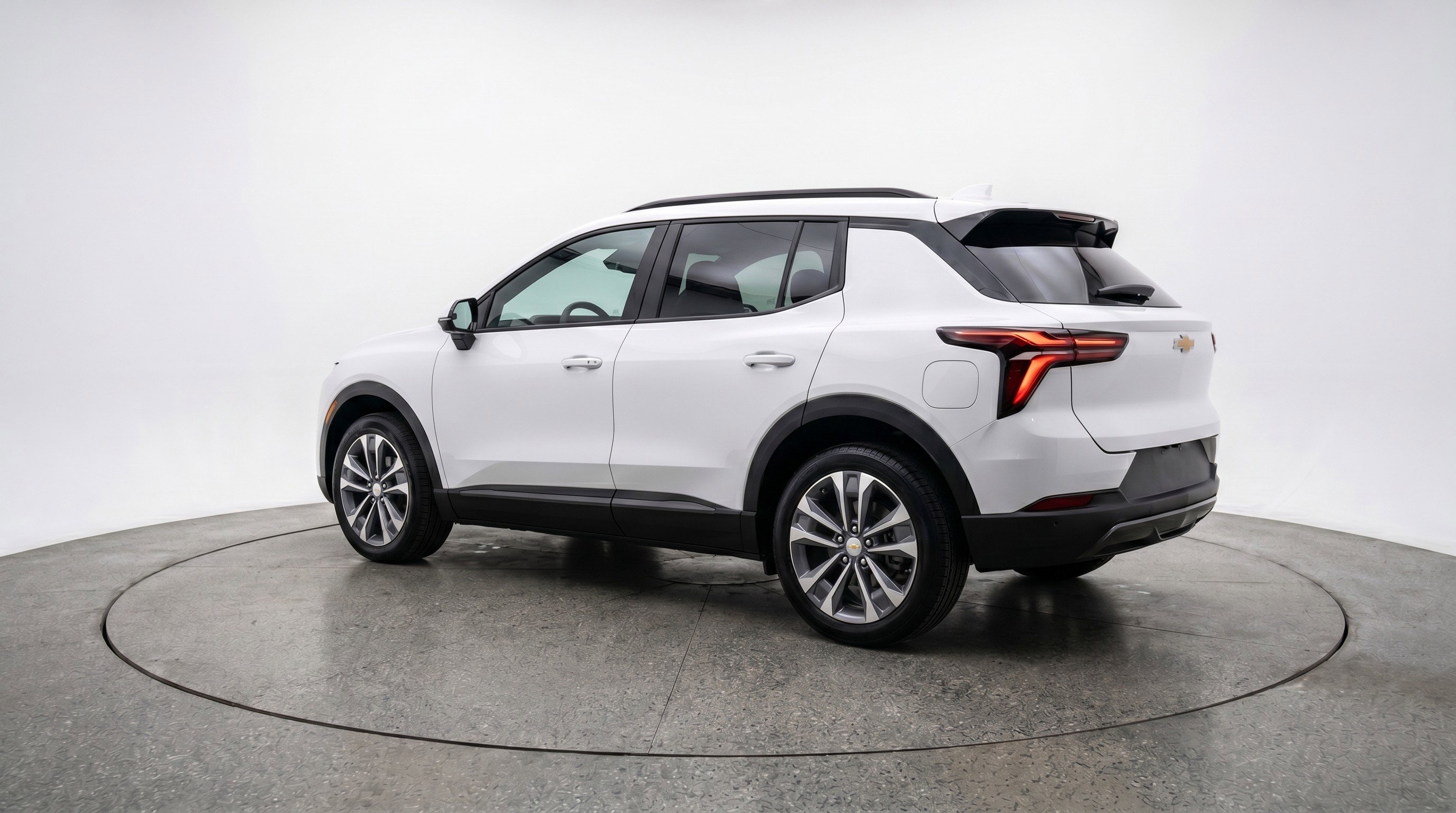 Used 2025 Chevrolet Equinox LT FWD image 6