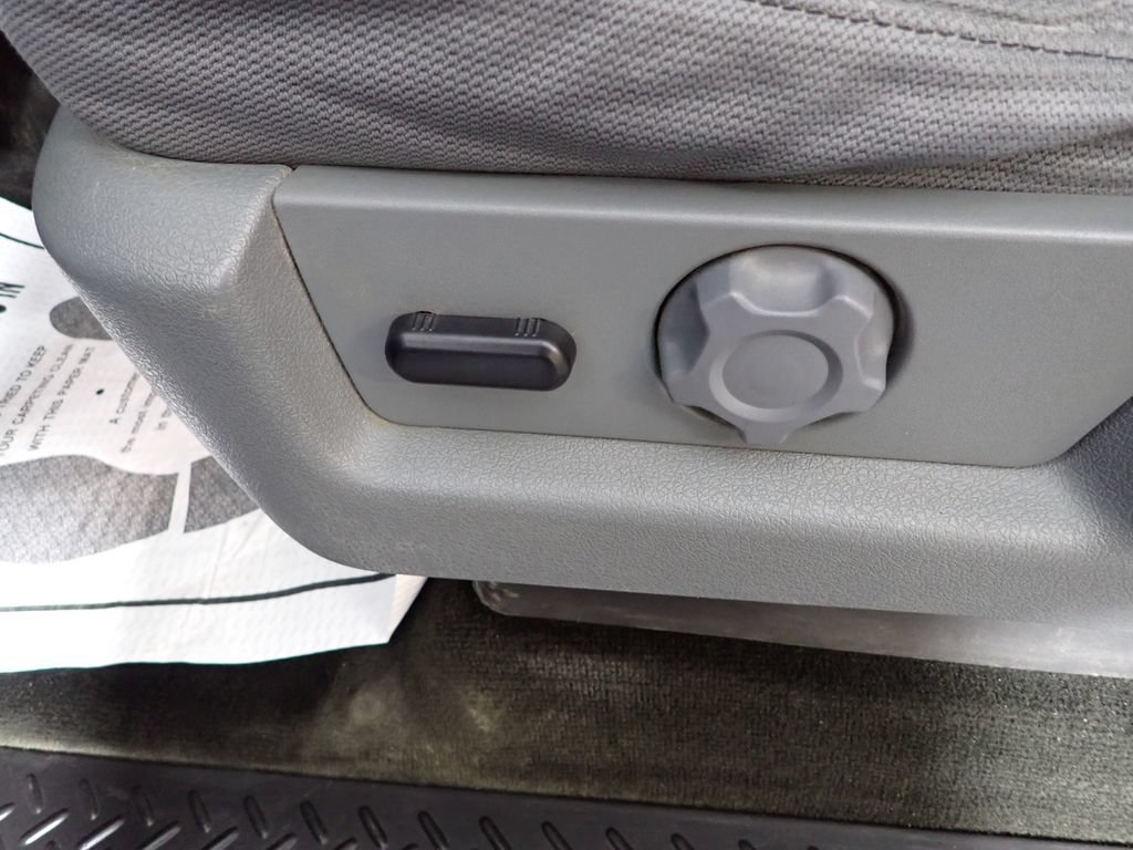 Used 2013 Ford F150 XLT w/ Mid Equipment Group AWD/4WD image 19