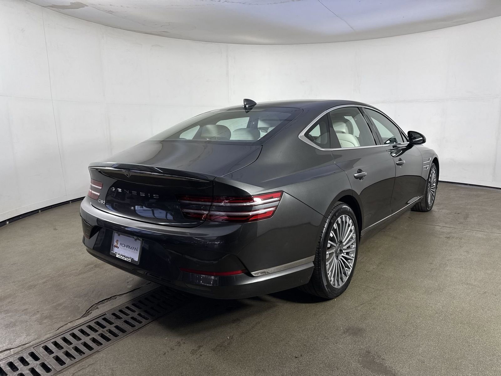 Used 2024 Genesis G80 image 34