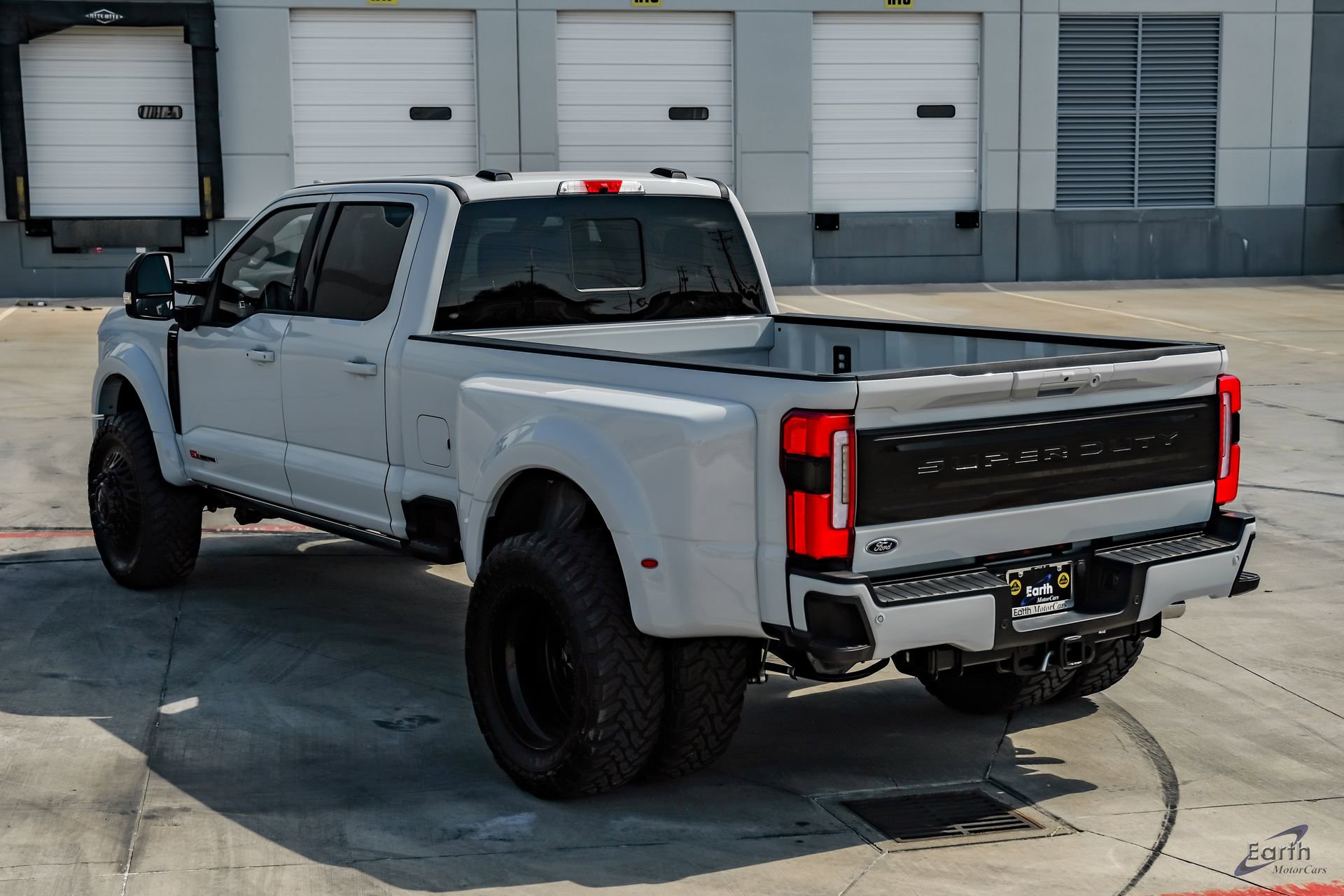 Used 2026 Ford F450 Platinum w/ FX4 Off-Road Package AWD/4WD image 13