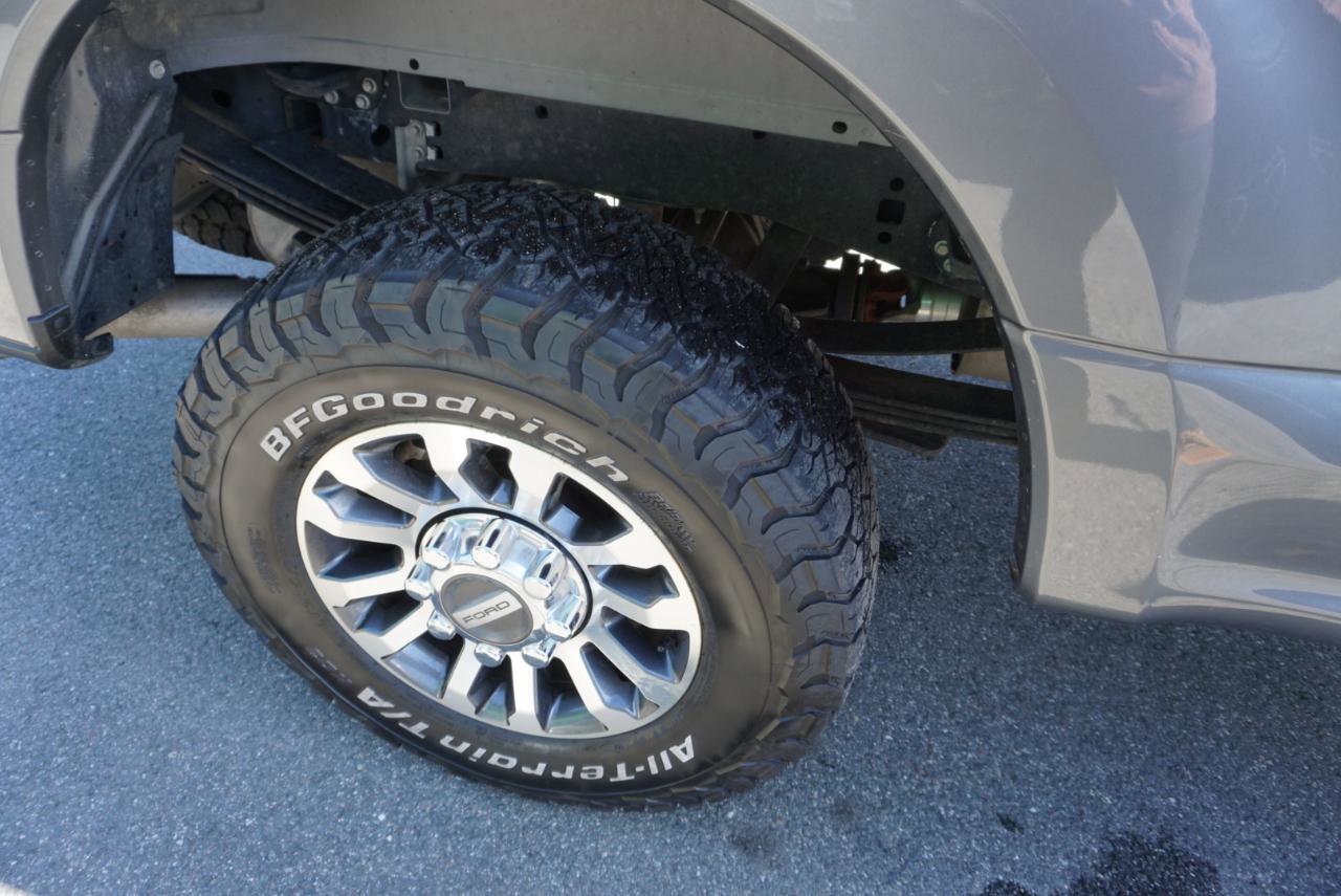 Used 2022 Ford F350 Lariat image 6