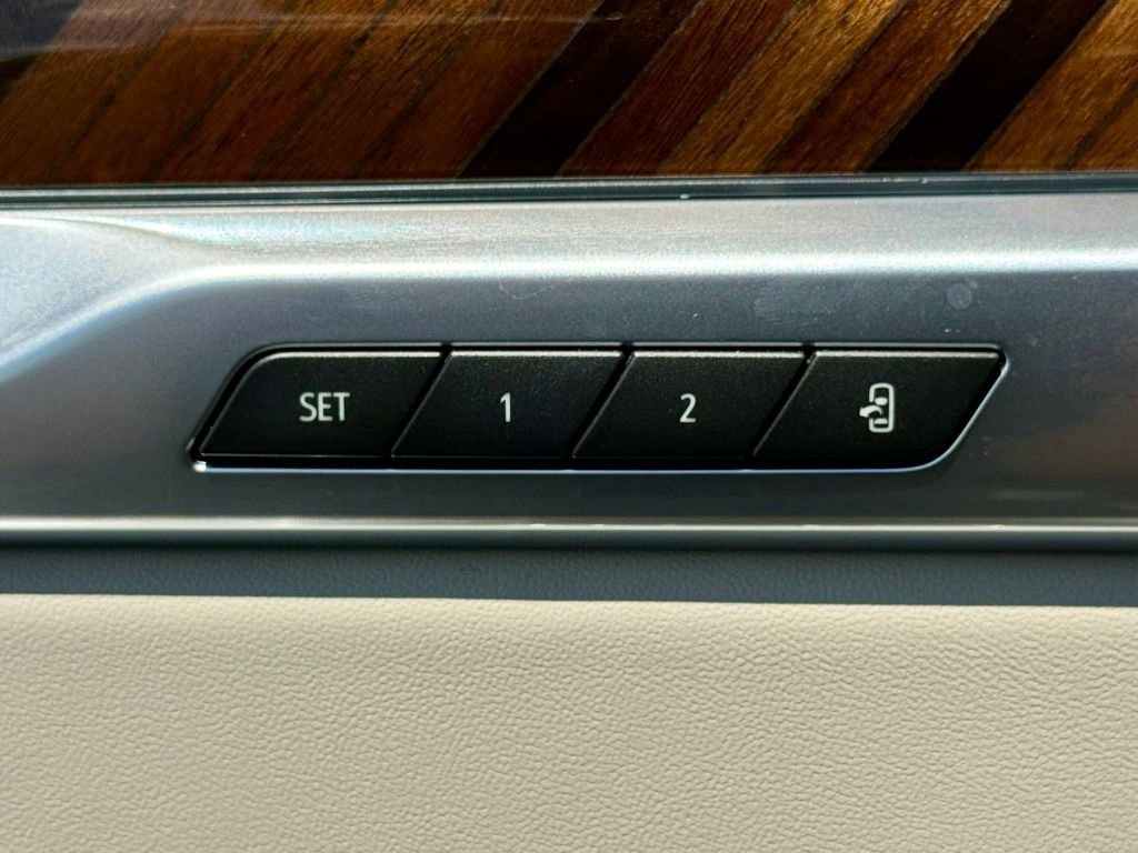 New 2026 Cadillac Escalade Platinum Sport w/ LPO, ONYX Package AWD/4WD image 17