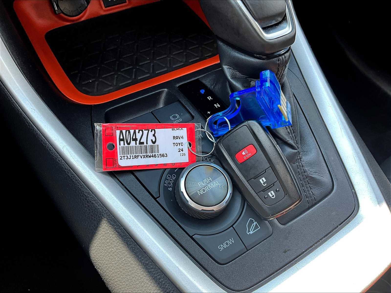 Used 2024 Toyota RAV4 Adventure image 31