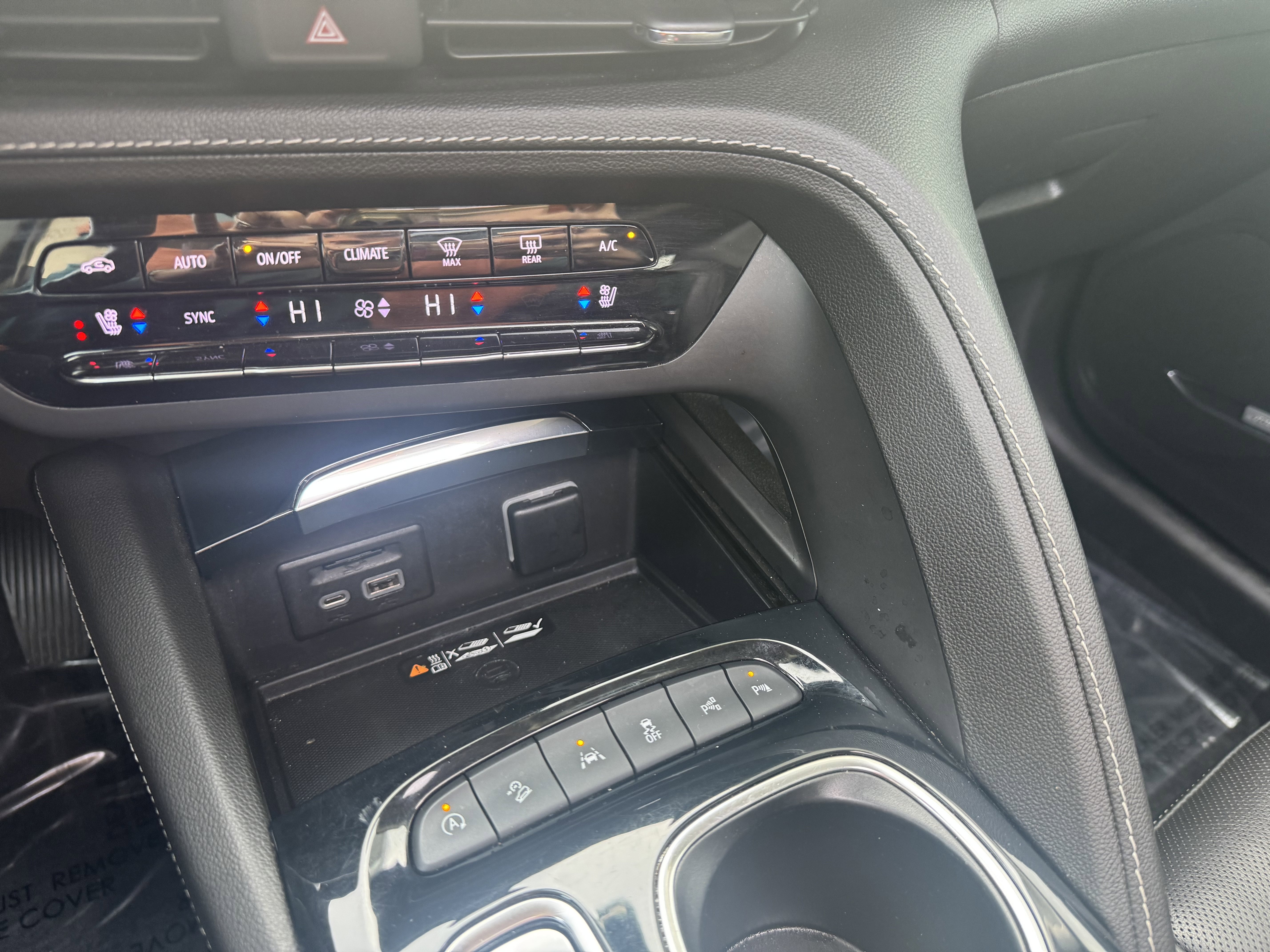 Used 2022 Buick Envision Avenir w/ Technology Package II AWD/4WD image 16