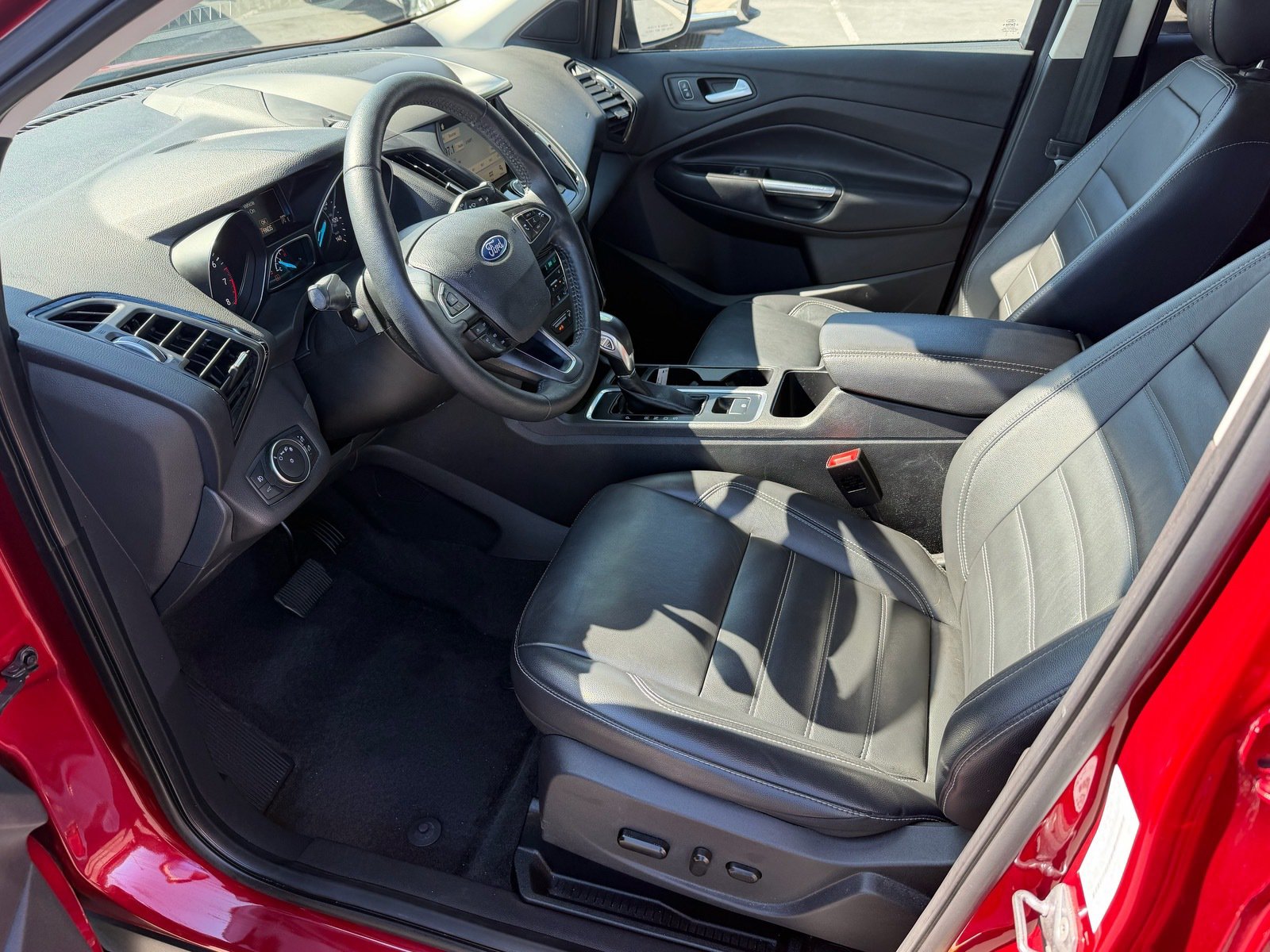 Used 2019 Ford Escape Titanium FWD image 14