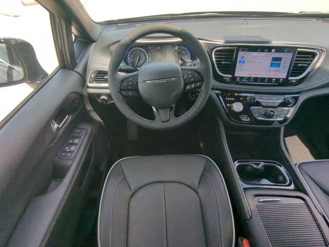 New 2027 Chrysler Pacifica Limited FWD image 20