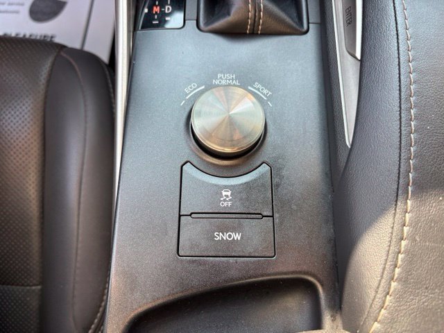 Used 2018 Lexus IS 300 w/ Comfort Package RWD image 22