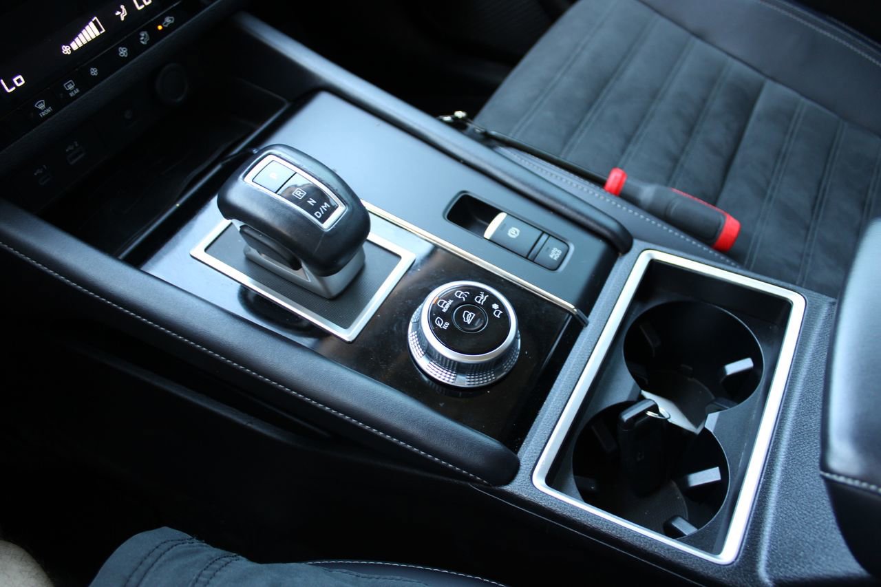 Used 2024 Mitsubishi Outlander SE image 27