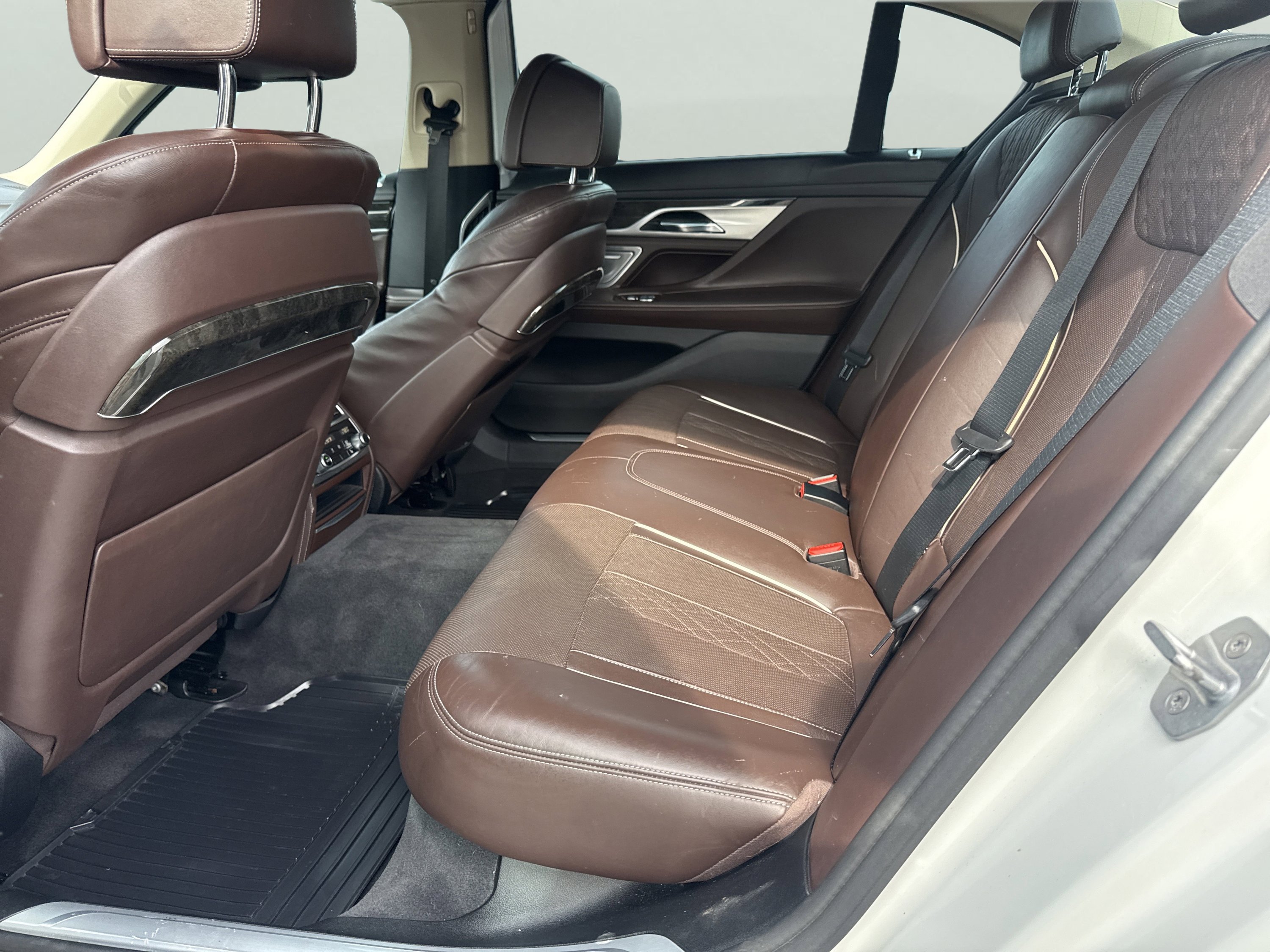 Used 2016 BMW 750i xDrive image 13