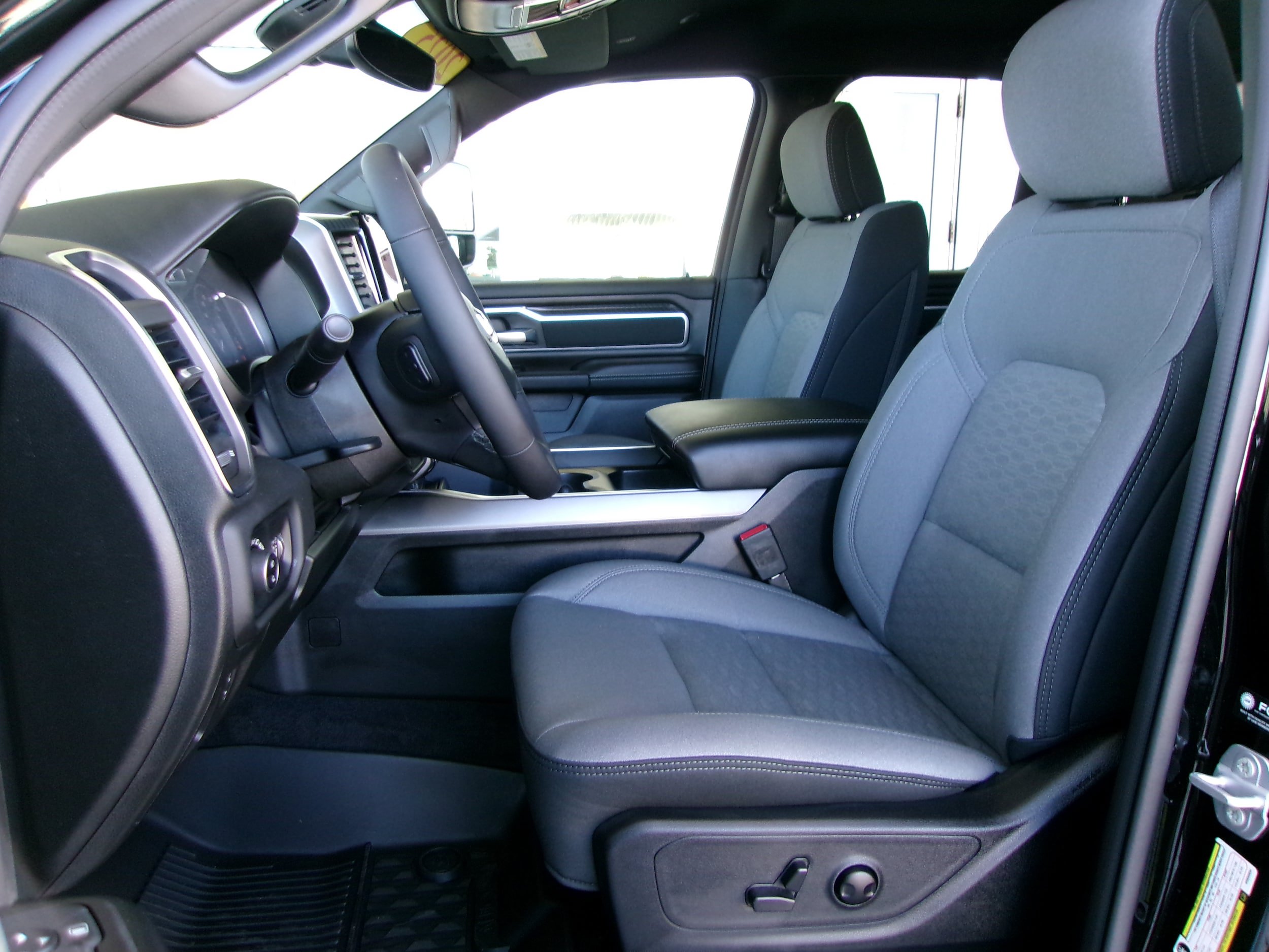 New 2025 RAM 1500 Big Horn AWD/4WD image 12