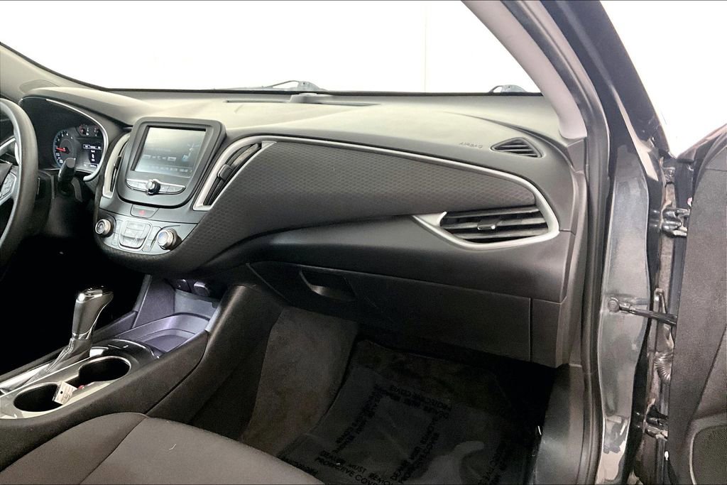 Used 2018 Chevrolet Malibu LS image 15