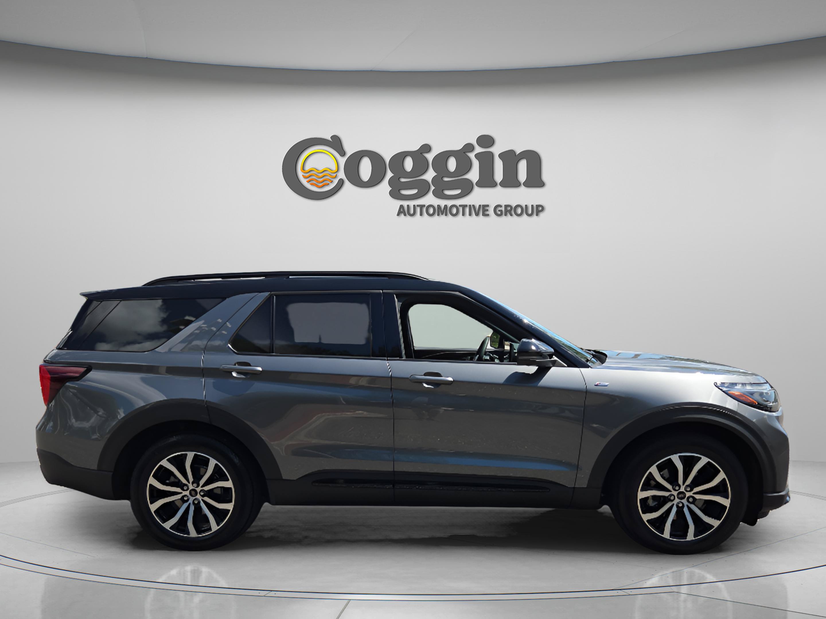 Used 2025 Ford Explorer ST-Line w/ Premium Package RWD image 6