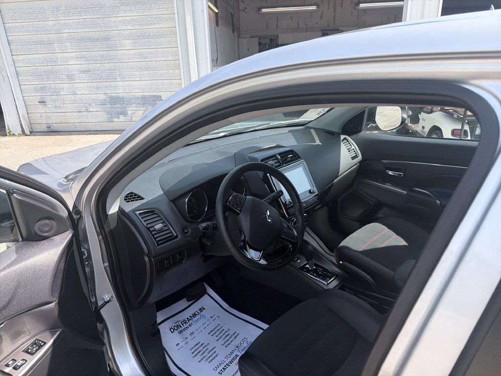Used 2026 Mitsubishi Outlander Sport SE AWD/4WD image 15
