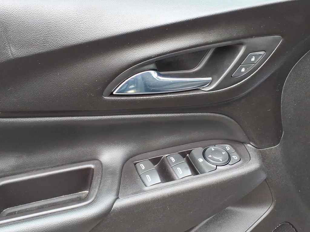 Used 2018 Chevrolet Equinox LT image 11