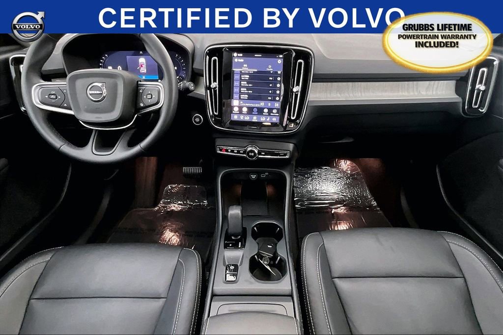 Certified 2025 Volvo XC40 B5 Core image 21