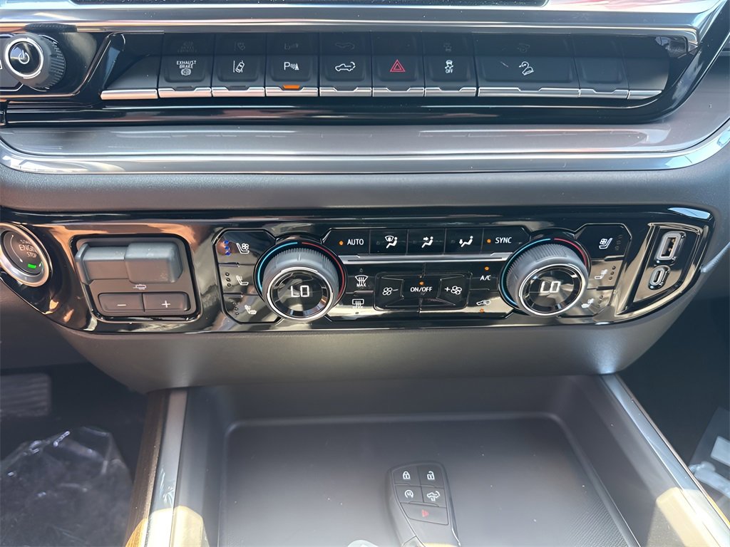 New 2025 Chevrolet Silverado 3500 High Country w/ LPO, Dark Essentials Package image 28