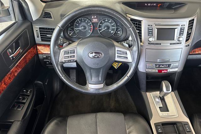 Used 2012 Subaru Outback 3.6R Limited w/ Moonroof Pkg AWD/4WD image 15