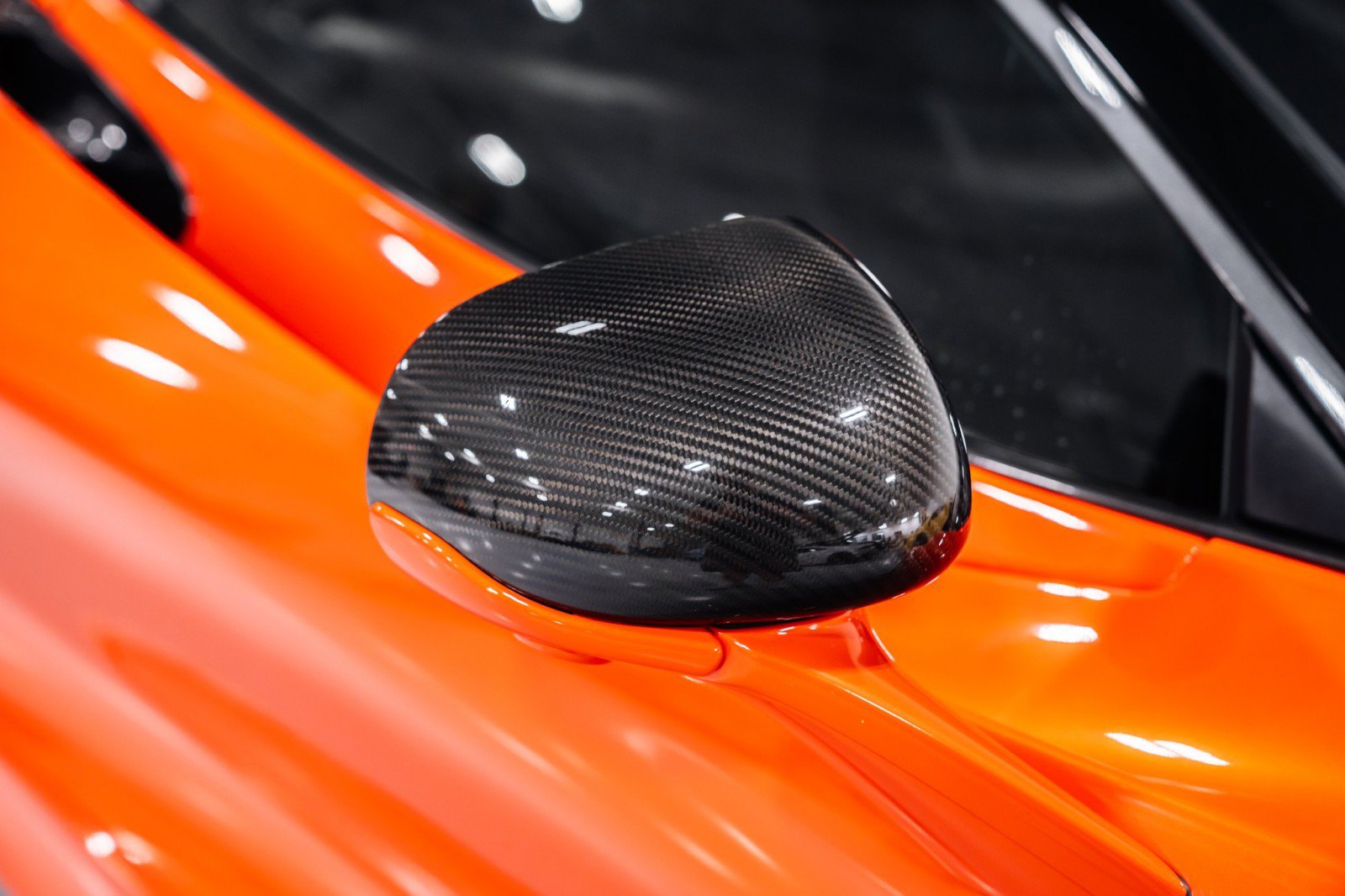 Used 2019 McLaren 720S Performance RWD image 25