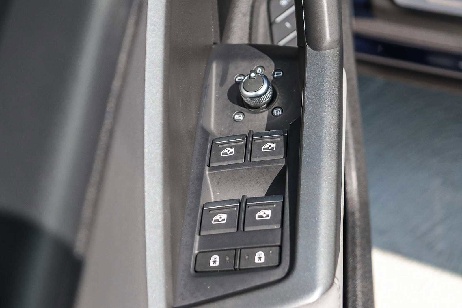 Used 2025 Audi Q3 2.0T Premium w/ Convenience Package image 29