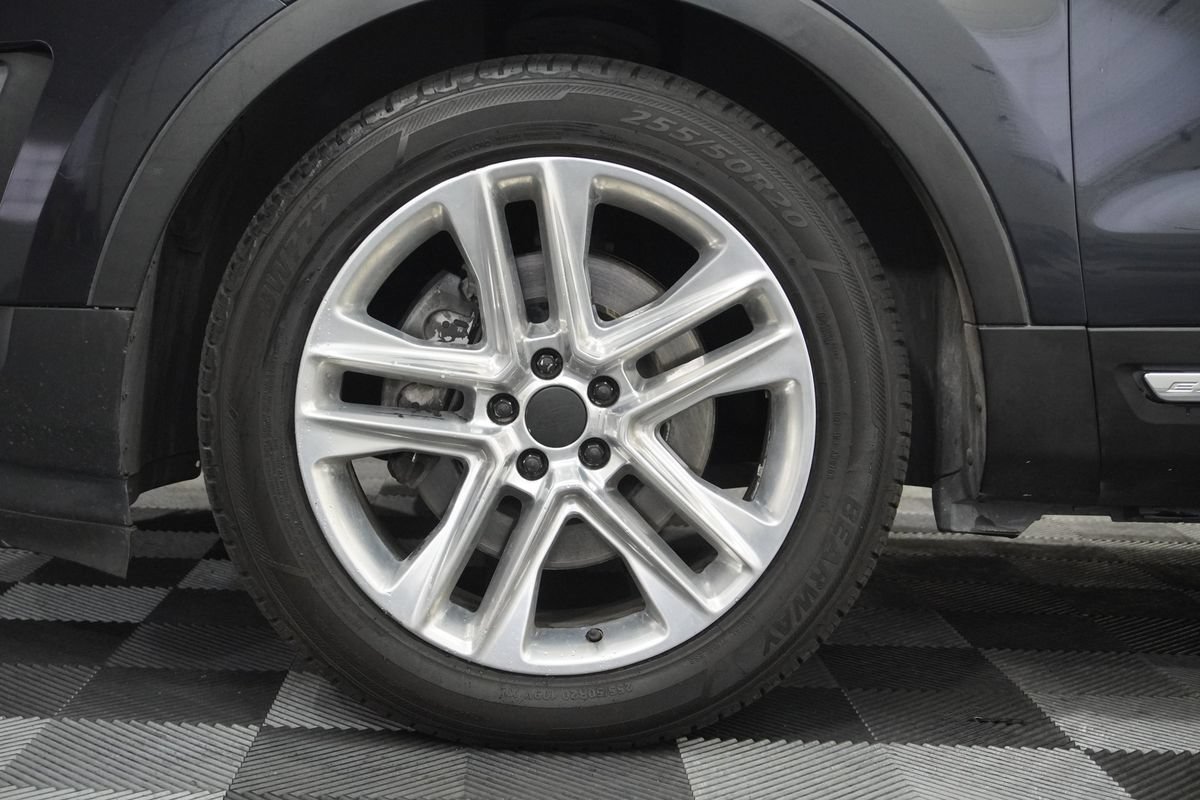 Used 2017 Ford Explorer XLT w/ Equipment Group 202A FWD image 29