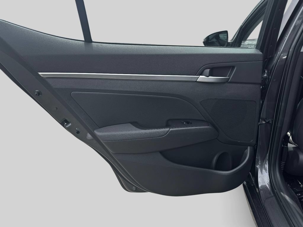 Used 2020 Hyundai Elantra Limited w/ Cargo Package (C1) FWD image 11