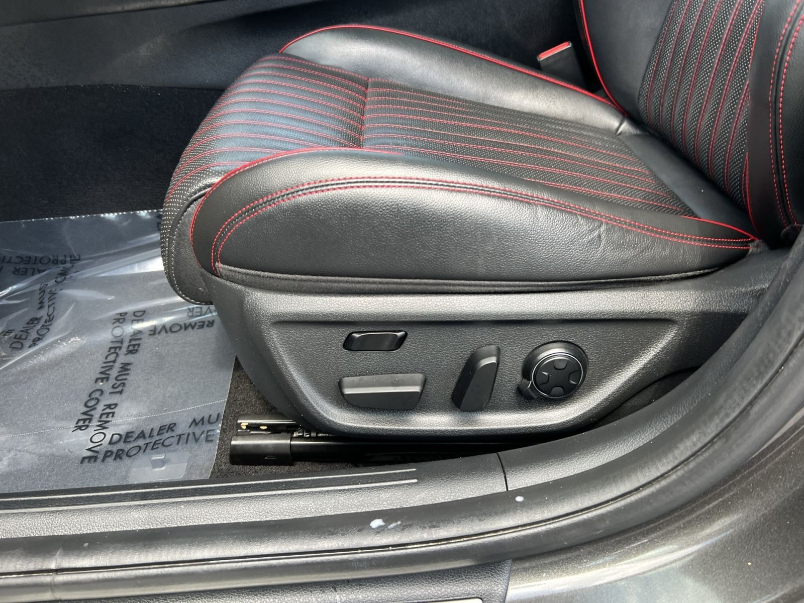 Used 2023 Genesis G70 3.3T w/ Sport Advanced Package AWD/4WD image 14