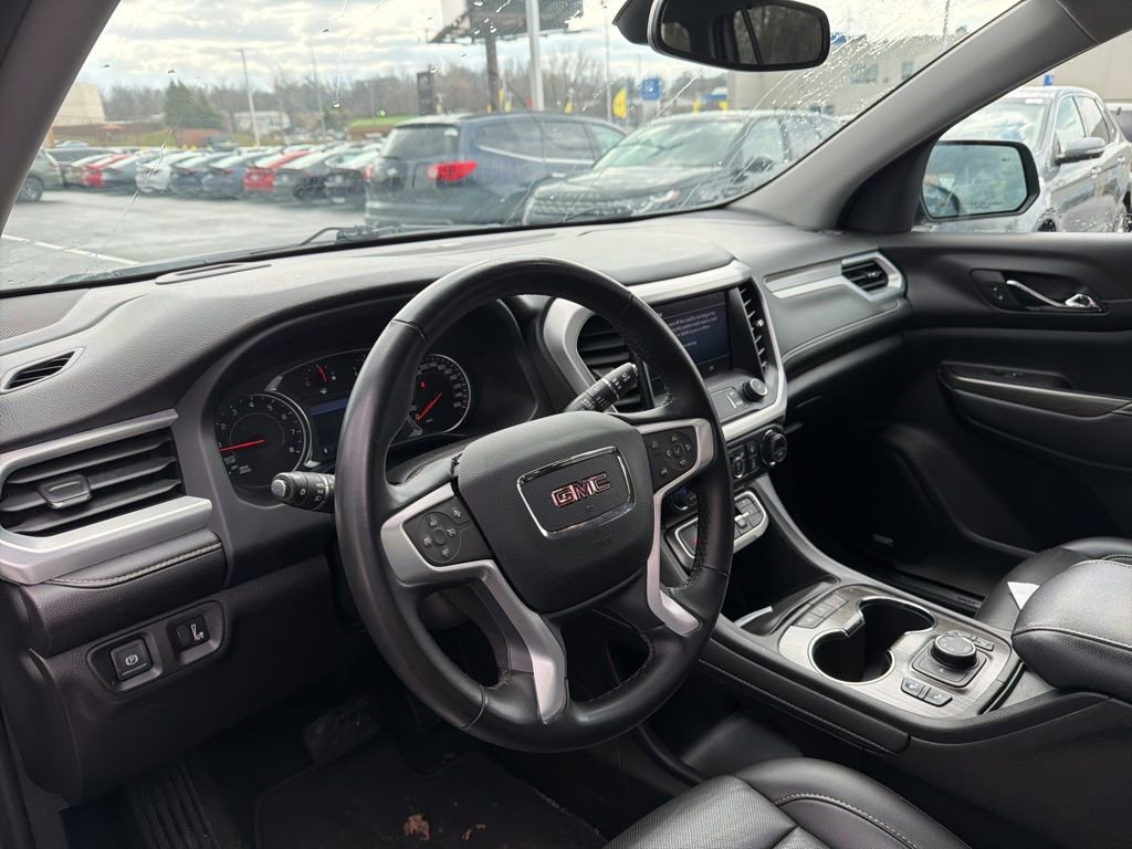 Used 2023 GMC Acadia SLT image 16