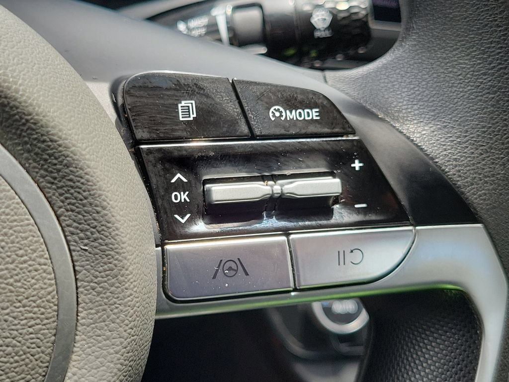 Used 2023 Hyundai Elantra SEL FWD image 29