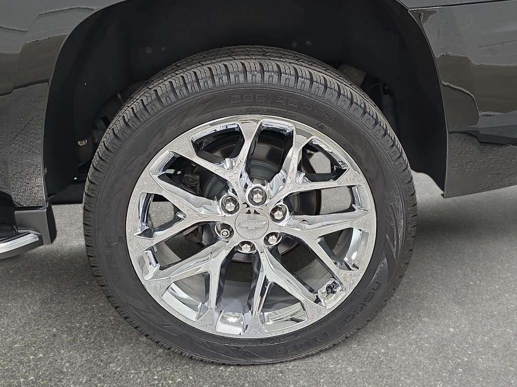 Used 2020 Chevrolet Tahoe Premier w/ Premier 6.2L Value Package AWD/4WD image 33