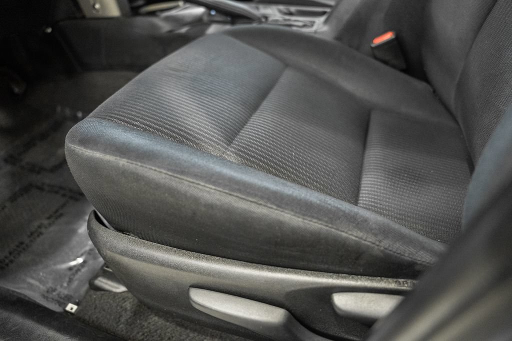 Used 2016 Toyota RAV4 LE AWD/4WD image 24