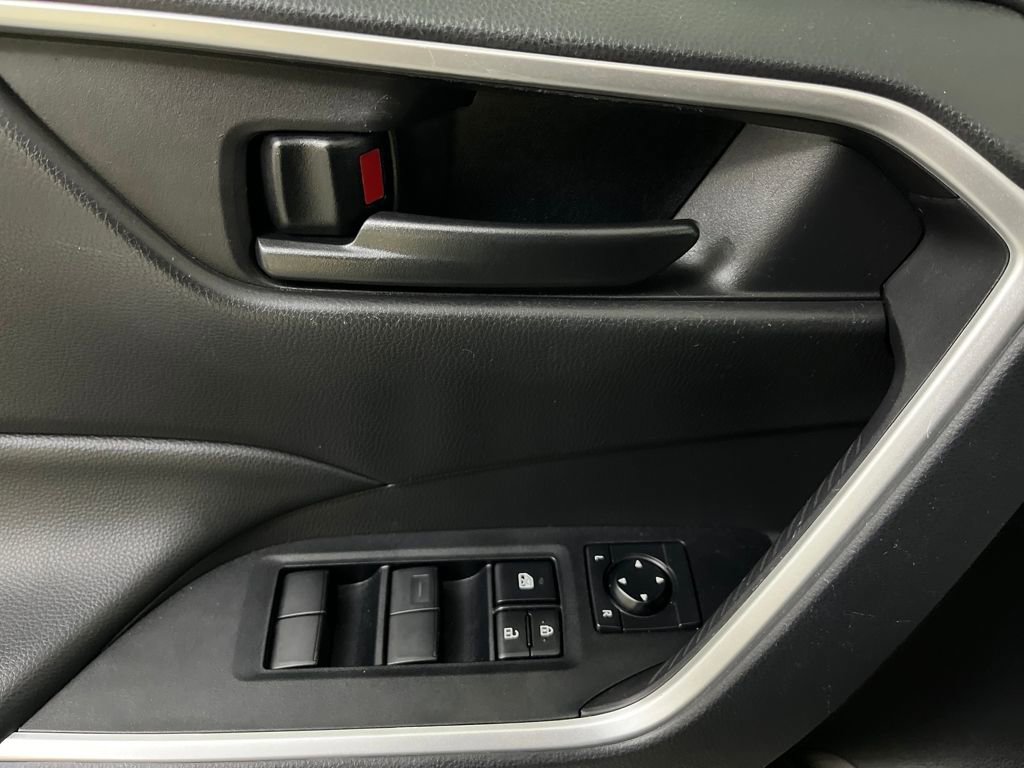 Used 2023 Toyota RAV4 LE image 52