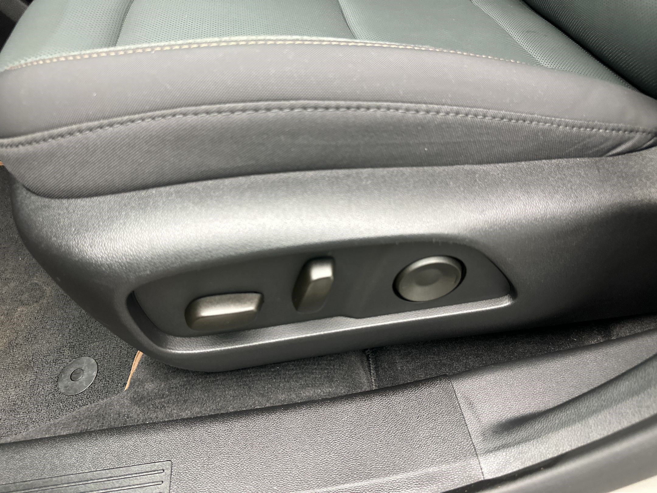 Certified 2026 GMC Terrain AT4 w/ Convenience Package III AWD/4WD image 16
