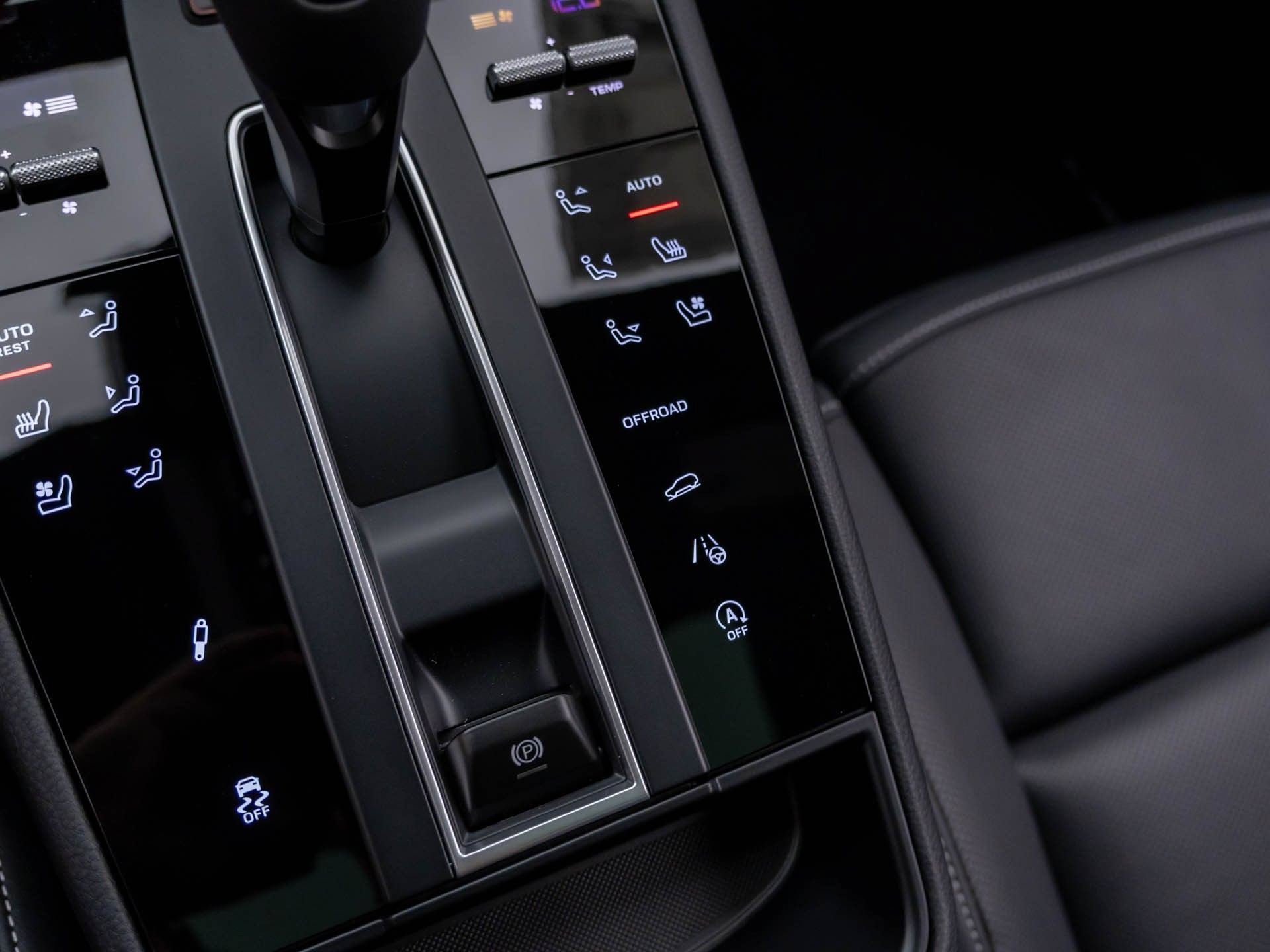 New 2026 Porsche Macan Turbo AWD/4WD image 22