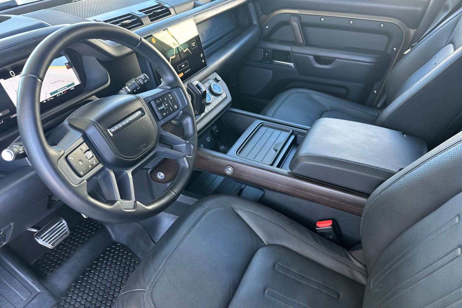 Used 2024 Land Rover Defender 110 X AWD/4WD image 11