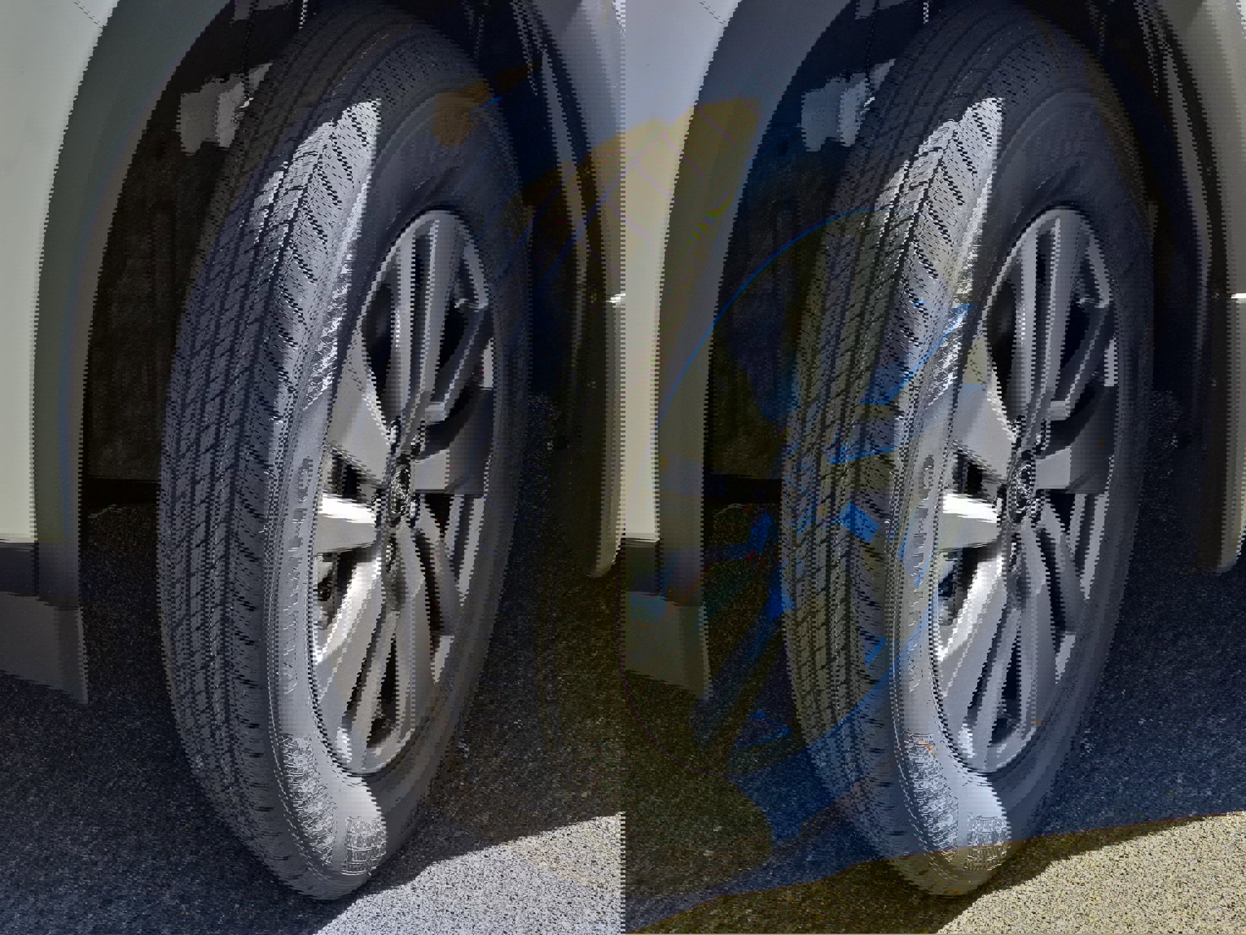 New 2025 Nissan Pathfinder SV w/ Black Appearance Package image 32